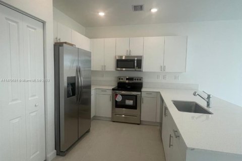Casa en venta en Homestead, Florida, 3 dormitorios, 129.41 m2 № 784395 - foto 5