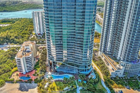 Condo in Sunny Isles Beach, Florida, 4 bedrooms  № 865938 - photo 10