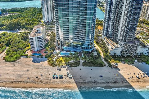 Condo in Sunny Isles Beach, Florida, 4 bedrooms  № 865938 - photo 7