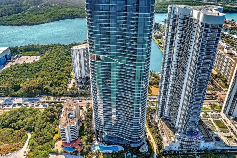 Condo in Sunny Isles Beach, Florida, 4 bedrooms  № 865938 - photo 8