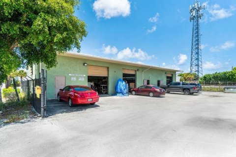 Immobilier commercial à vendre à West Palm Beach, Floride № 991979 - photo 6