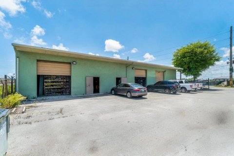 Купить коммерческую недвижимость в Уэст-Палм-Бич, Флорида № 991979 - фото 3