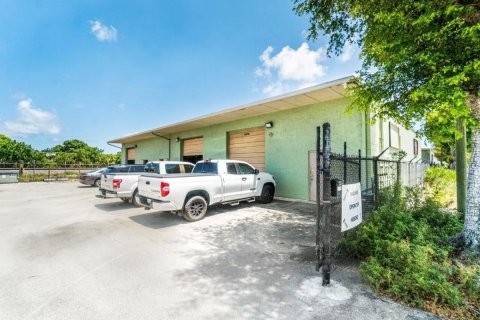 Immobilier commercial à vendre à West Palm Beach, Floride № 991979 - photo 5