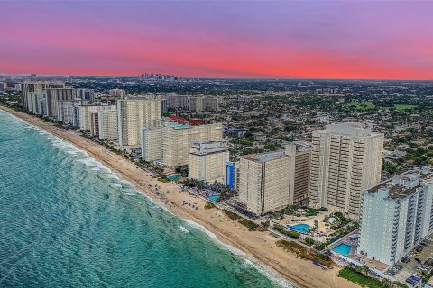 Condo in Fort Lauderdale, Florida, 4 bedrooms  № 1179805 - photo 1