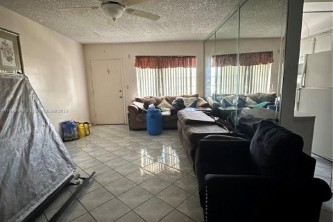 Condominio en venta en Miami Gardens, Florida, 1 dormitorio, 66.43 m2 № 1128736 - foto 5