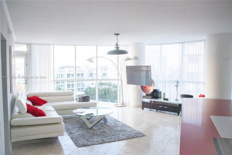 Condo in Miami Beach, Florida, 2 bedrooms  № 1128737 - photo 28