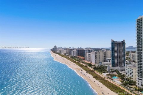 Condo in Miami Beach, Florida, 2 bedrooms  № 1128737 - photo 2