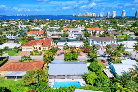 Villa ou maison à vendre à Riviera Beach, Floride: 4 chambres, 168.99 m2 № 868414 - photo 1