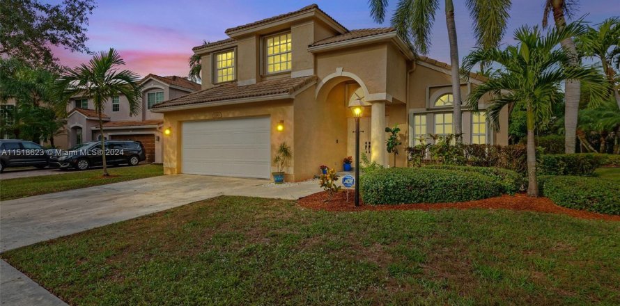 Villa ou maison à Pembroke Pines, Floride 4 chambres, 217.3 m2 № 963024