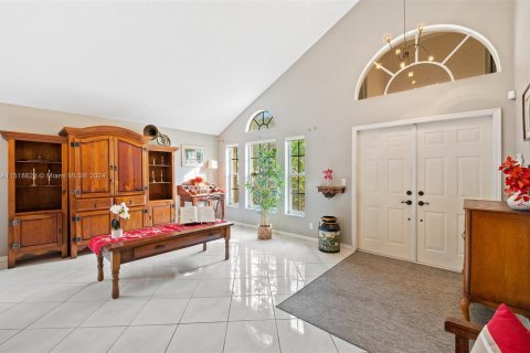 Villa ou maison à vendre à Pembroke Pines, Floride: 4 chambres, 217.3 m2 № 963024 - photo 6