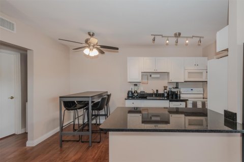 Condo in Pompano Beach, Florida, 1 bedroom  № 1187008 - photo 14