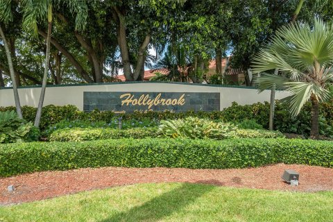 Condo in Pembroke Pines, Florida, 2 bedrooms  № 1146695 - photo 1