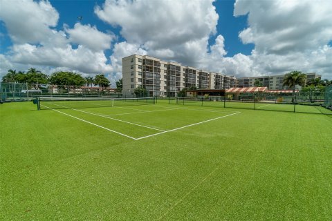 Copropriété à vendre à Pembroke Pines, Floride: 2 chambres, 108.7 m2 № 1146695 - photo 22