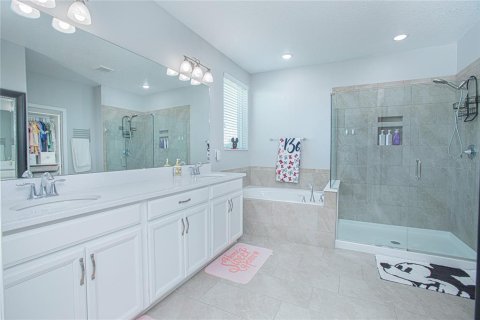 Casa en venta en Orlando, Florida, 5 dormitorios, 349.03 m2 № 1300457 - foto 21