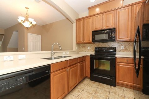 Townhouse in Apopka, Florida 3 bedrooms, 167.78 sq.m. № 1300088 - photo 12