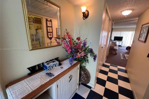Condominio en venta en Pembroke Pines, Florida, 1 dormitorio, 72.46 m2 № 1009127 - foto 4