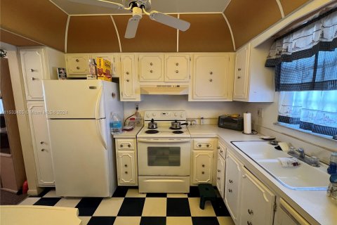 Condominio en venta en Pembroke Pines, Florida, 1 dormitorio, 72.46 m2 № 1009127 - foto 5