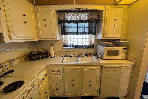 Condominio en venta en Pembroke Pines, Florida, 1 dormitorio, 72.46 m2 № 1009127 - foto 6