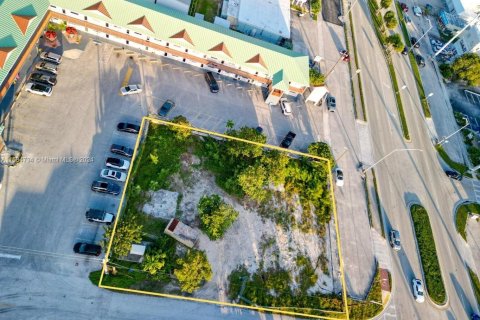 Commercial property in Marathon, Florida № 1170598 - photo 1