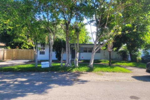 House in Hollywood, Florida 3 bedrooms, 164.81 sq.m. № 1170839 - photo 2