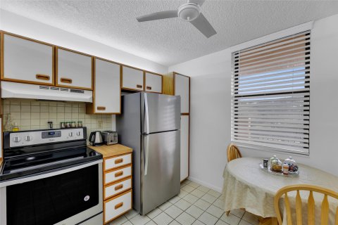 Condominio en venta en Coconut Creek, Florida, 2 dormitorios, 120.77 m2 № 1097498 - foto 20