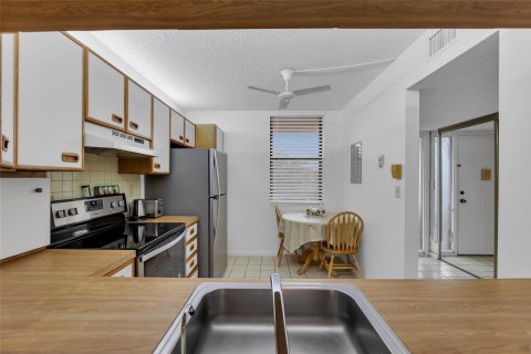 Condominio en venta en Coconut Creek, Florida, 2 dormitorios, 120.77 m2 № 1097498 - foto 18