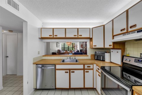 Condominio en venta en Coconut Creek, Florida, 2 dormitorios, 120.77 m2 № 1097498 - foto 19
