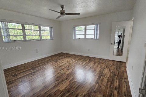 Casa en venta en Surfside, Florida, 3 dormitorios, 181.16 m2 № 967819 - foto 11