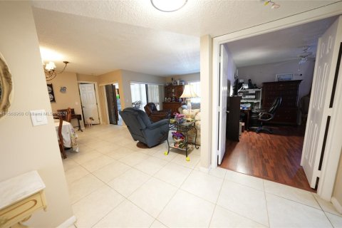 Copropriété à vendre à Coconut Creek, Floride: 2 chambres, 88.72 m2 № 1118415 - photo 5