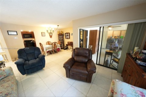 Copropriété à vendre à Coconut Creek, Floride: 2 chambres, 88.72 m2 № 1118415 - photo 9