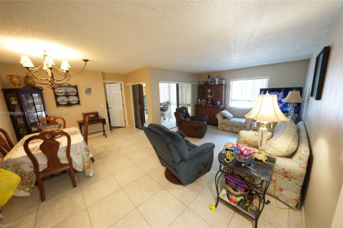 Copropriété à vendre à Coconut Creek, Floride: 2 chambres, 88.72 m2 № 1118415 - photo 6