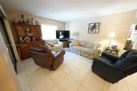 Copropriété à vendre à Coconut Creek, Floride: 2 chambres, 88.72 m2 № 1118415 - photo 8