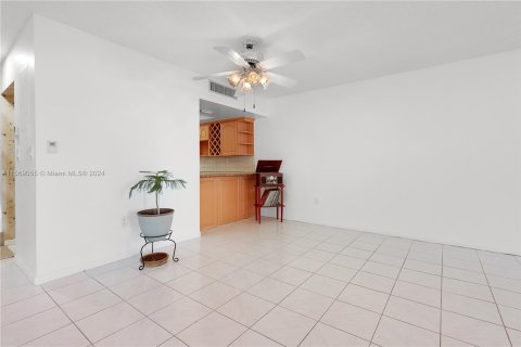 Townhouse in Plantation, Florida 3 bedrooms, 151.62 sq.m. № 1118463 - photo 6