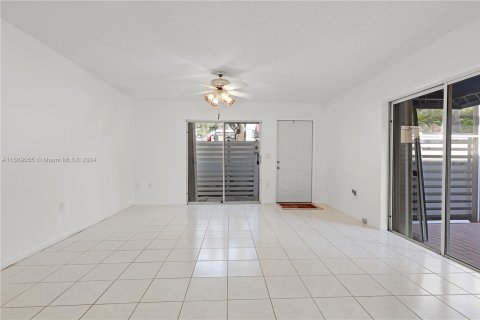 Townhouse in Plantation, Florida 3 bedrooms, 151.62 sq.m. № 1118463 - photo 5