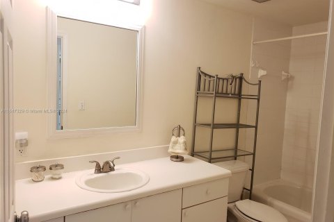 Condominio en venta en Coral Gables, Florida, 1 dormitorio, 70.79 m2 № 1330074 - foto 5