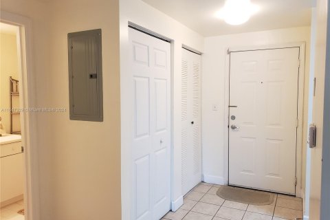 Copropriété à vendre à Coral Gables, Floride: 1 chambre, 70.79 m2 № 1330074 - photo 11