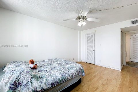 Condo in Pompano Beach, Florida, 1 bedroom  № 1330075 - photo 22