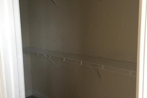 Снять в аренду таунхаус в Крествью, Флорида 2 спальни, 117.43м2, № 562566 - фото 7