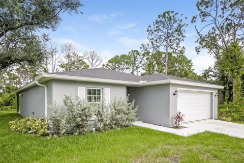 House in Port Charlotte, Florida 4 bedrooms, 169.18 sq.m. № 1353193 - photo 2