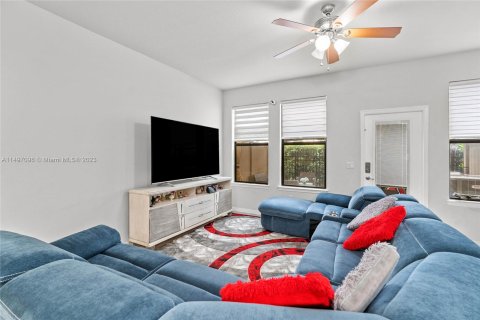 Adosado en venta en Palm Springs, Florida, 3 dormitorios, 149.76 m2 № 880225 - foto 20