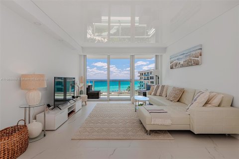 Condo in Miami Beach, Florida, 2 bedrooms  № 1385897 - photo 5