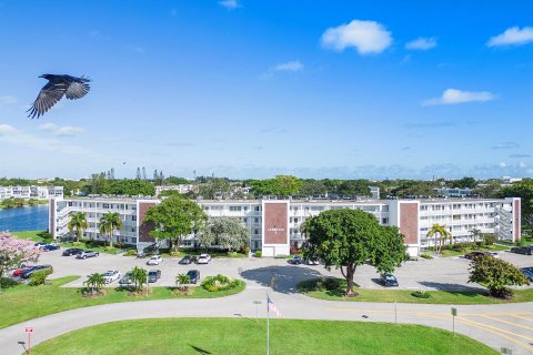 Condo in Deerfield Beach, Florida, 1 bedroom  № 827709 - photo 27