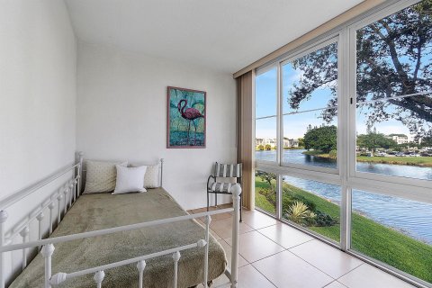 Condo in Deerfield Beach, Florida, 1 bedroom  № 827709 - photo 4