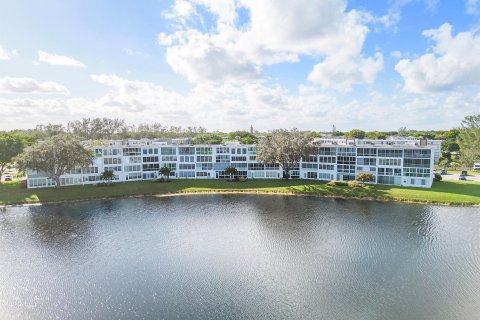 Condo in Deerfield Beach, Florida, 1 bedroom  № 827709 - photo 24