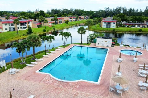 Villa ou maison à vendre à West Palm Beach, Floride: 2 chambres, 79.62 m2 № 1119091 - photo 3