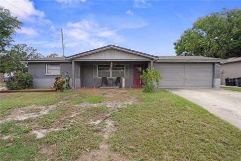 Casa en venta en New Port Richey, Florida, 2 dormitorios, 104.79 m2 № 1392745 - foto 1