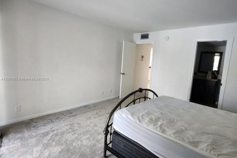 Condo in Coconut Creek, Florida, 2 bedrooms  № 1161234 - photo 9