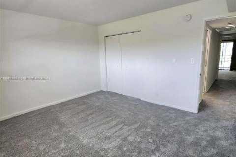 Condo in Coconut Creek, Florida, 2 bedrooms  № 1161234 - photo 16