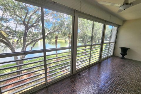 Copropriété à vendre à Coconut Creek, Floride: 2 chambres, 107.4 m2 № 1161234 - photo 21