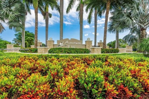 Villa ou maison à vendre à Miami, Floride: 4 chambres № 1325274 - photo 7